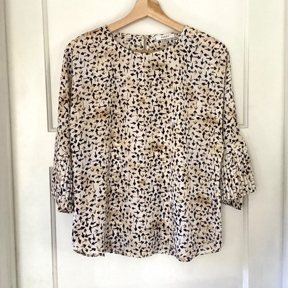 Sioni Von Maur Women’s Arrow Print 3/4 Pleated Bell Sleeve Blouse size S career - Picture 12 of 12